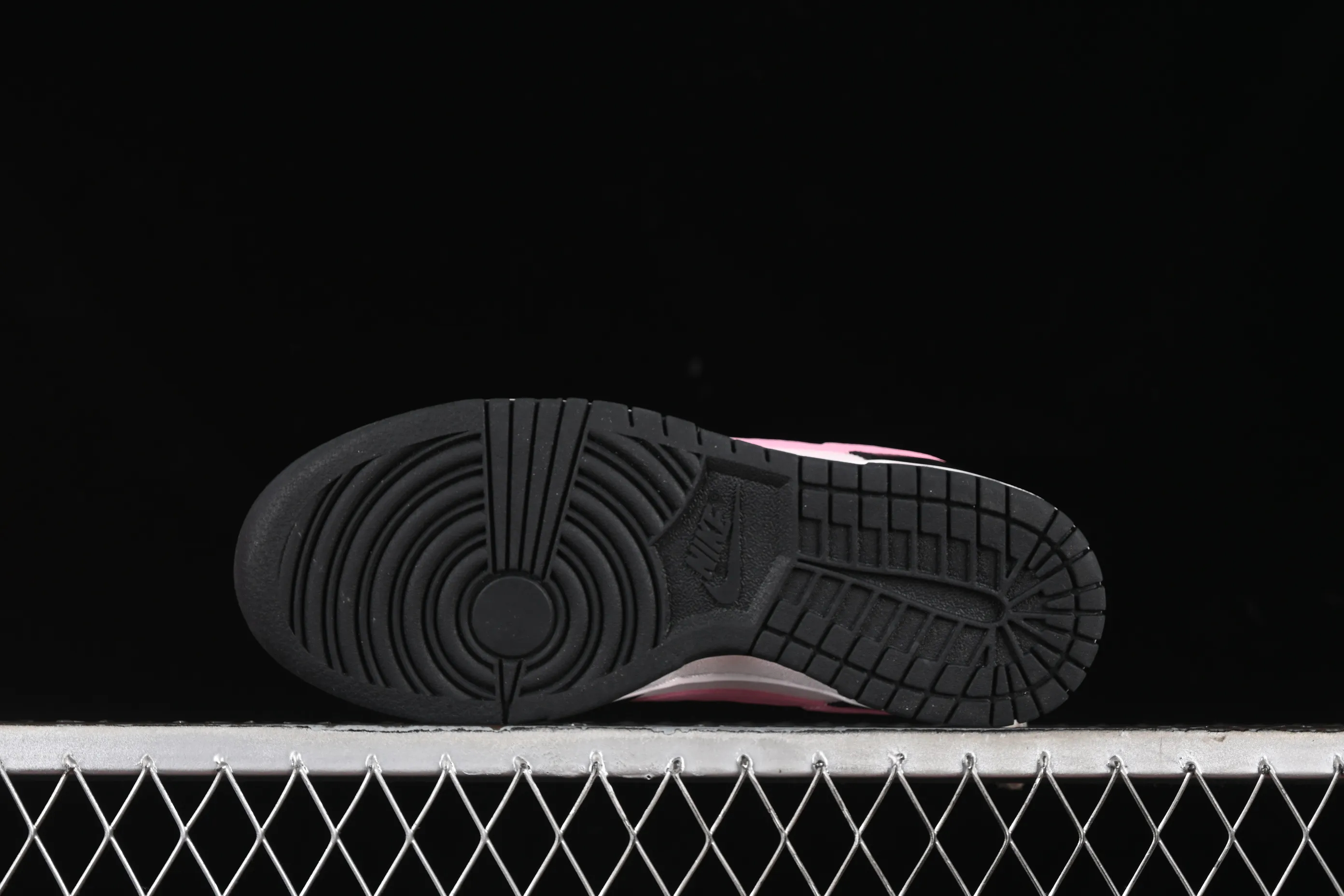 All categories Nk SB Dunk series Nk SB Dunk Low low-top sneakers Nk Dunk Black Pink Steam Puppet Kirino Sakura SB low-top casual sneakers CW1590-100